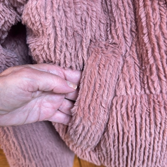 Wild Fable Rose Faux Fur Zippered Puffer Cropped Winter Jacket Small - Picture 7 of 9